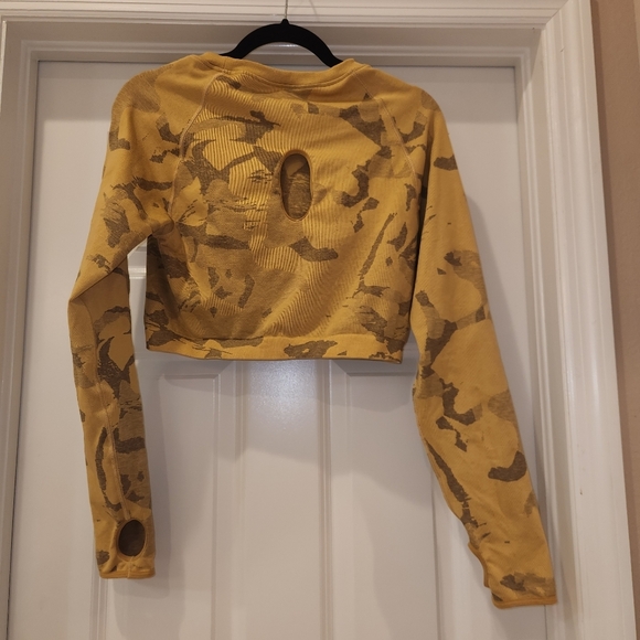 Gymshark Adapt Camo Seamless Long Sleeve Crop Top Size XXL - Picture 3 of 6